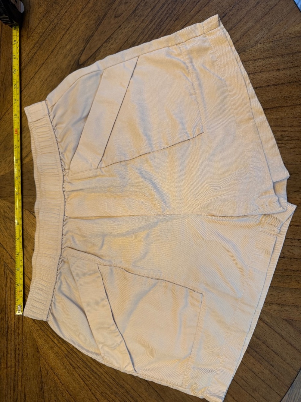 Vuori Trestles Twill Linen Short Sand Dollar Beige
